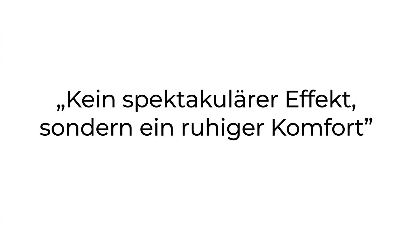 Typografisch hervorgehobenes Zitat über den unaufgeregten Komfort von Wollkniestrümpfen im Winter.