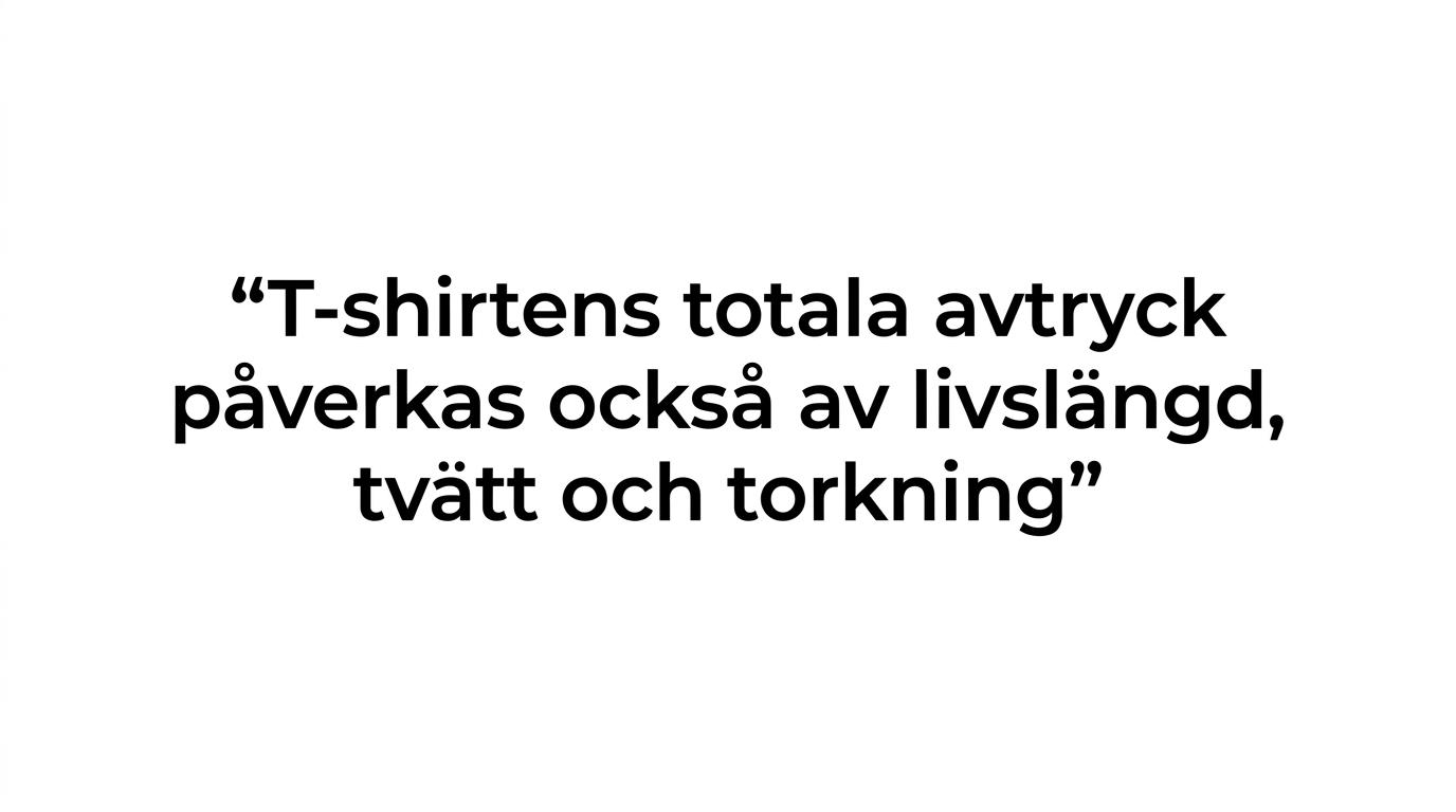 Markerat citat om att ekologisk bomull främst förändrar odlingsvillkor medan livslängd, tvätt och torkning också påverkar t-shirtens totala avtryck.